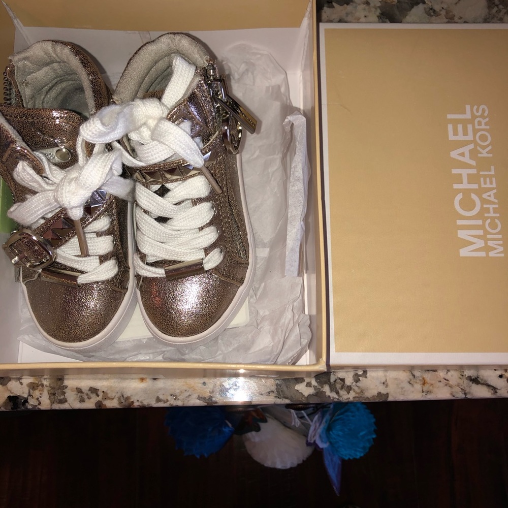 Size 5 ( little girl) Michael Kors High tops - Picture 7 of 8